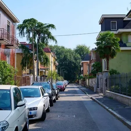 Tranquillo Bilocale Nel Quartiere Baggio * Milão