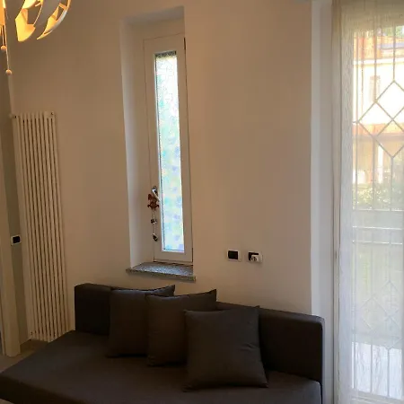 Apartamento Tranquillo Bilocale Nel Quartiere Baggio *