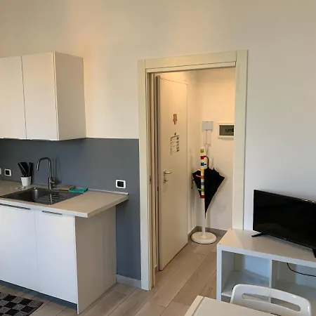 Tranquillo Bilocale Nel Quartiere Baggio Apartamento Milão